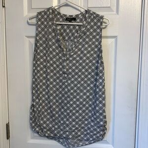 Dalia Black White V-Neck Lattice Pattern Top